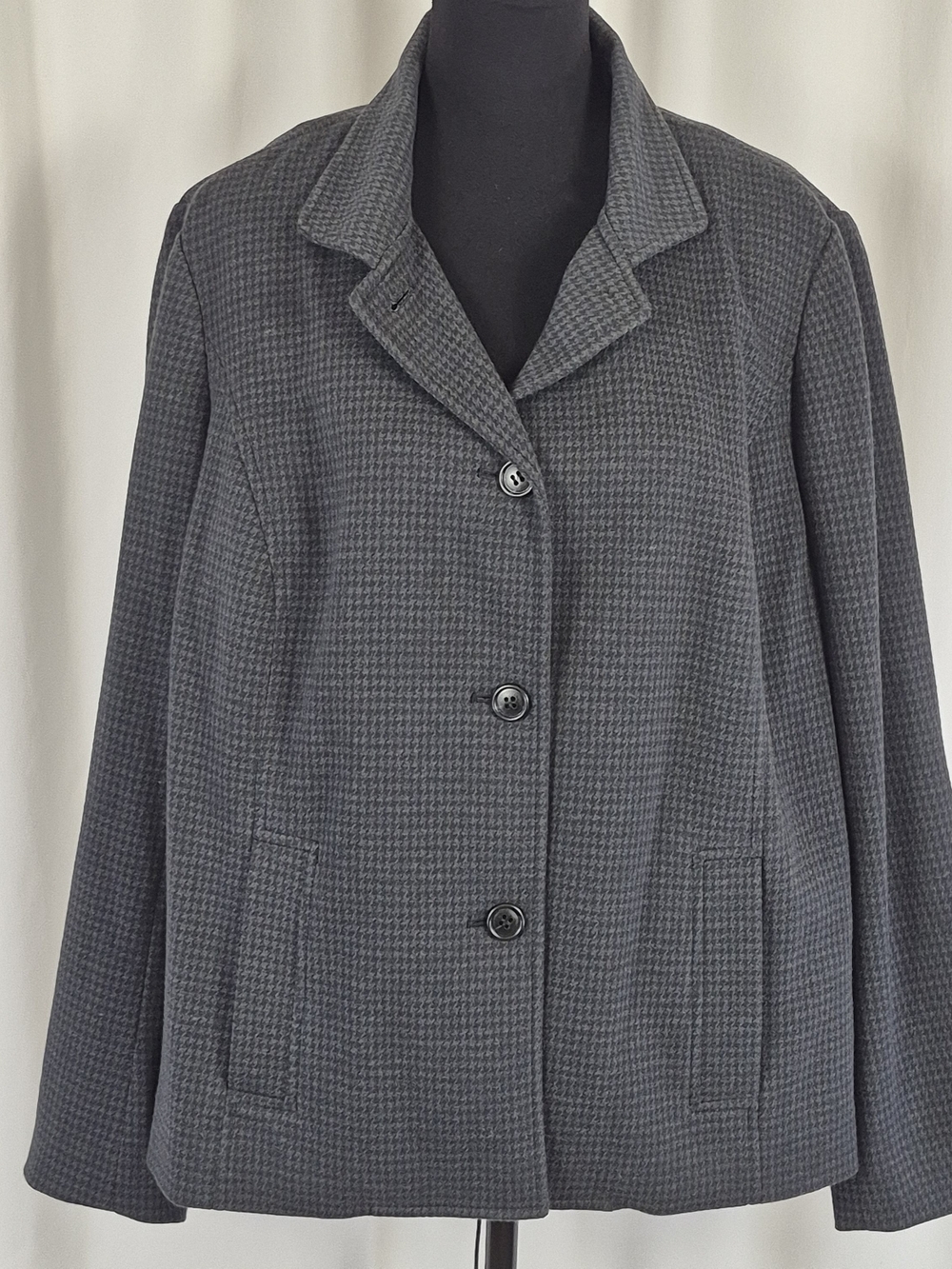 Talbots Woman NWT Gray/Black Houndstooth Button-Front Jacket / Blazer - Size 1X